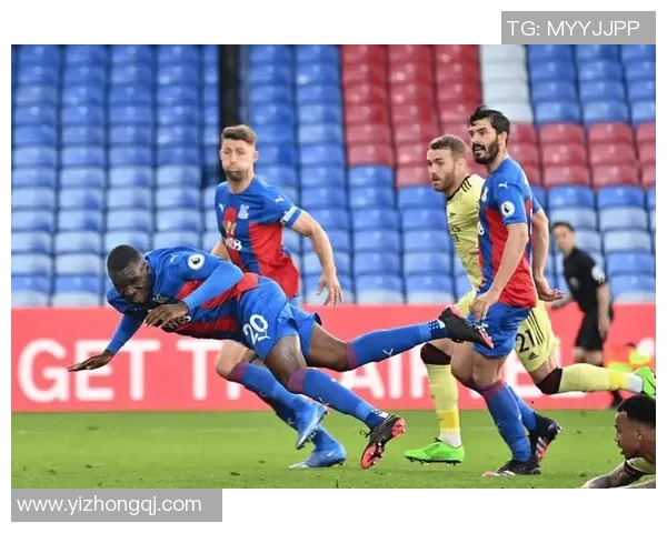 足球明星亲临篮球赛现场感受激情碰撞与运动魅力